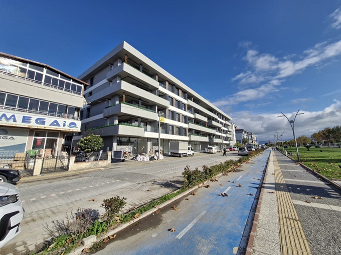 EDREMİT CENNETAYAĞI PRESTİJLİ PROJEDE KİRALIK 205 M² DÜKKAN